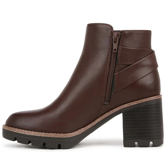 Naturalizer Madalynn Strap Water Repellent Ankle Lug Bootie In Chocolate Size 7 - Picture 5 of 12